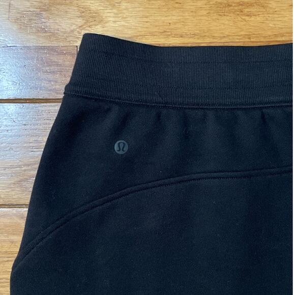 Lululemon Scuba High-Rise Short 5" - Picture 12 of 16